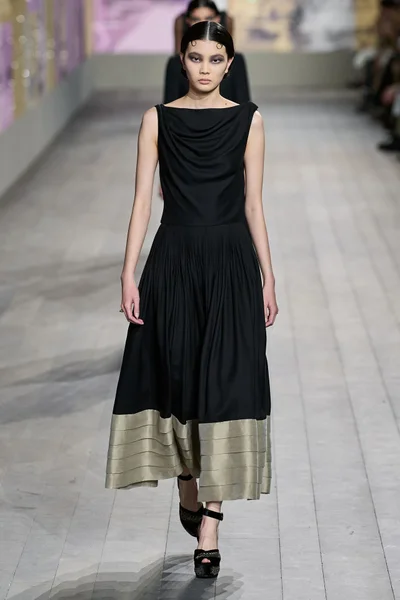 Look 9